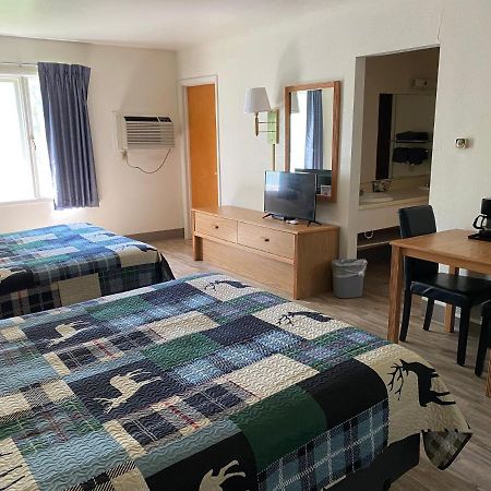 Deer Lodge Motel Сандэнс Экстерьер фото