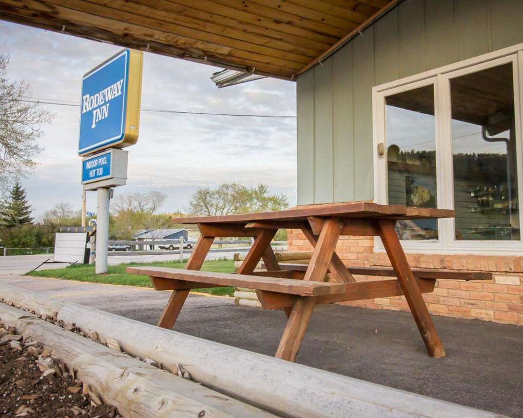Deer Lodge Motel Сандэнс Удобства фото